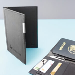 Porta pasaporte Takayama Chisaii